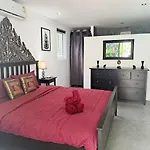 Modern Villa Vith Pool, Montain View And Tropical Garden
