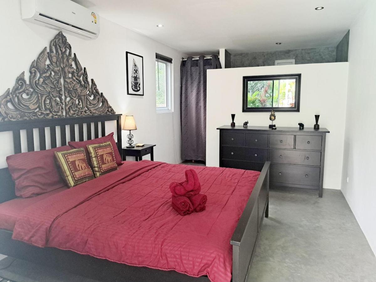 Modern Vith Pool, Montain View And Tropical Garden *