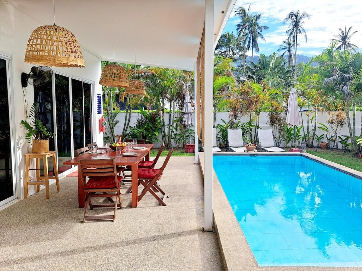 Modern Vith Pool, Montain View And Tropical Garden